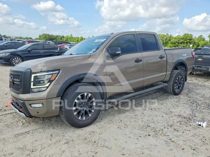 2021 Nissan TITAN фото