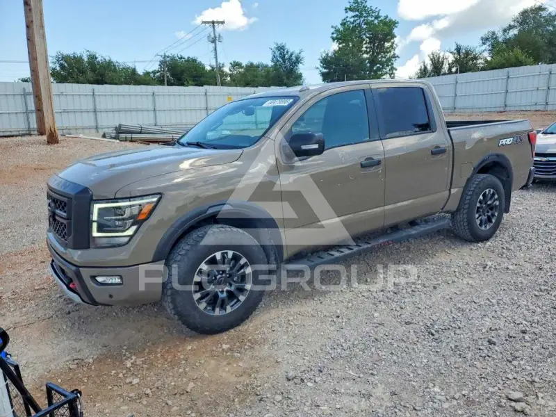 2021 Nissan TITAN фото