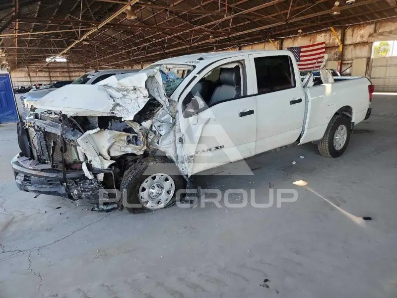 2021 Nissan TITAN фото