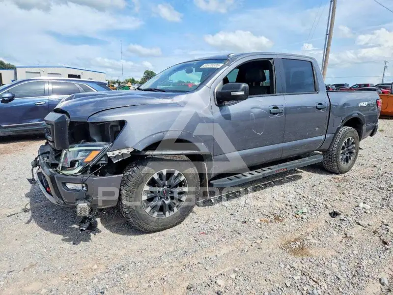 2021 Nissan TITAN фото
