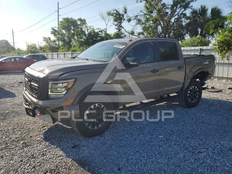 2021 Nissan TITAN фото