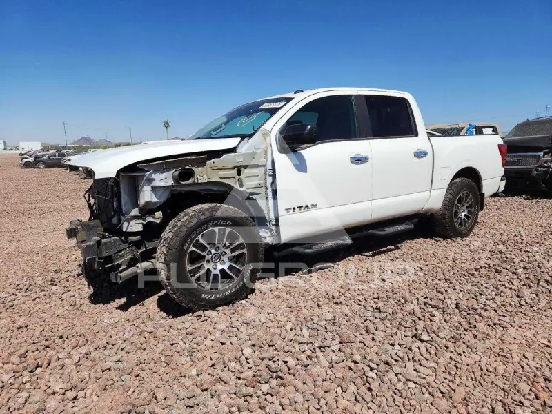 2021 Nissan TITAN фото