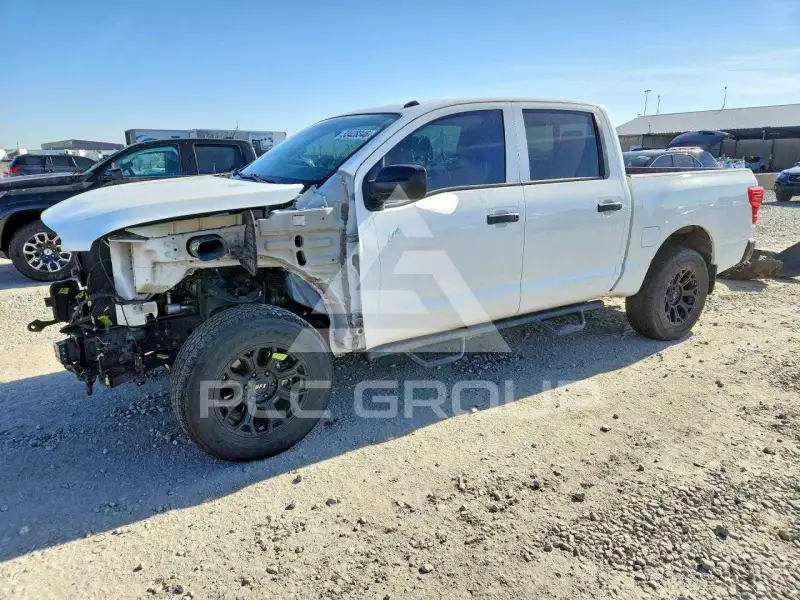 2021 Nissan TITAN фото