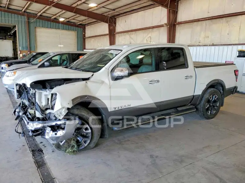 2021 Nissan TITAN фото