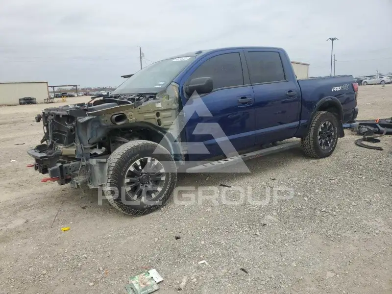 2021 Nissan TITAN фото
