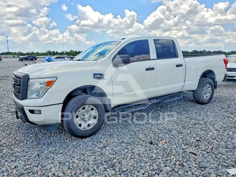 2021 Nissan TITAN photo