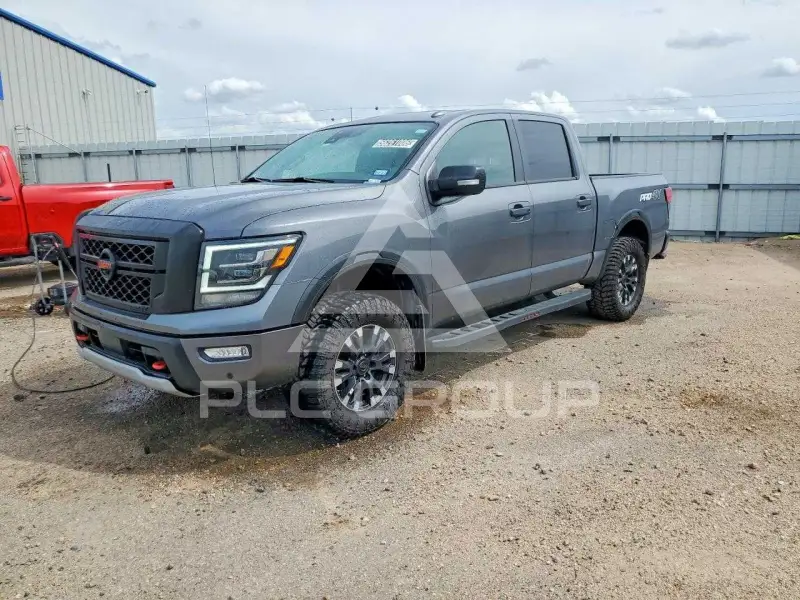 2021 Nissan TITAN фото