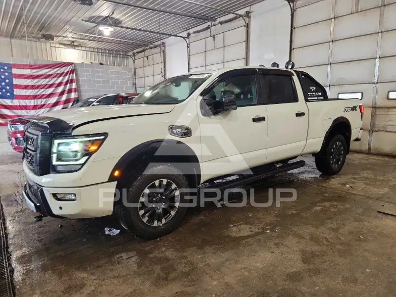 2021 Nissan TITAN фото