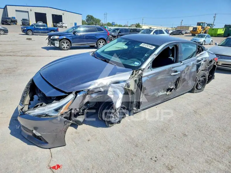 2021 Nissan ALTIMA photo