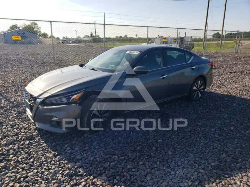 2021 Nissan ALTIMA photo
