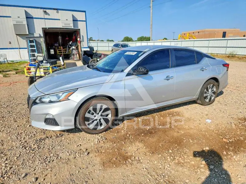 2021 Nissan ALTIMA photo