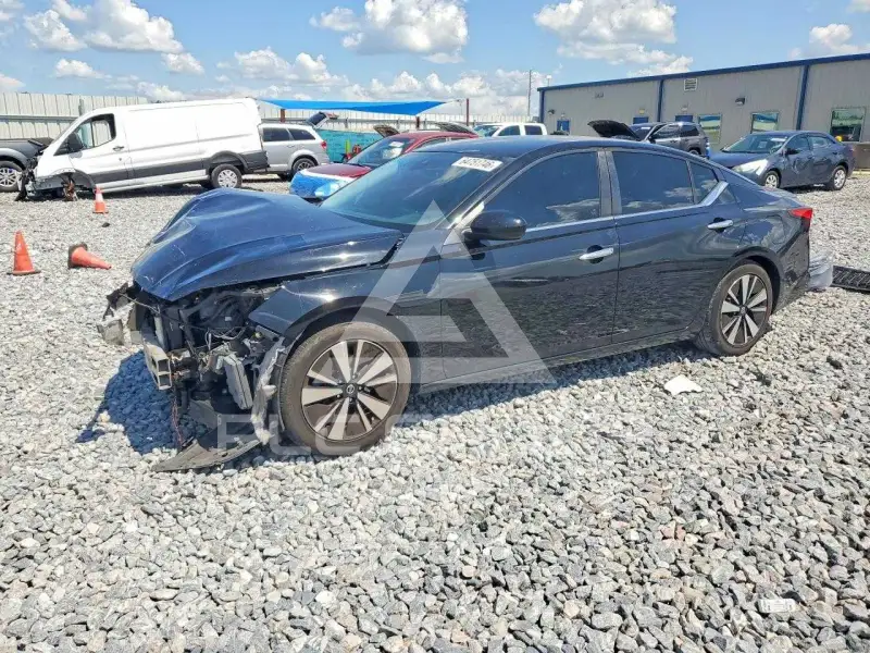 2021 Nissan ALTIMA photo