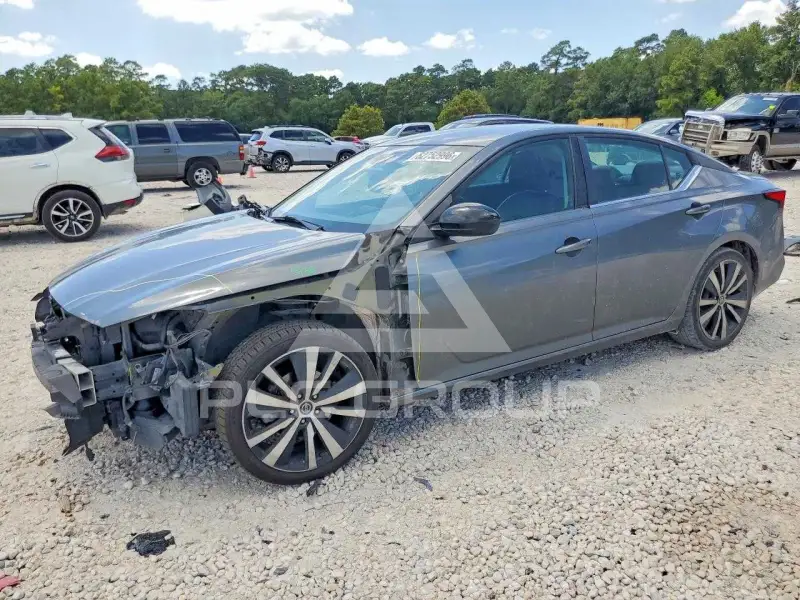 2021 Nissan ALTIMA photo