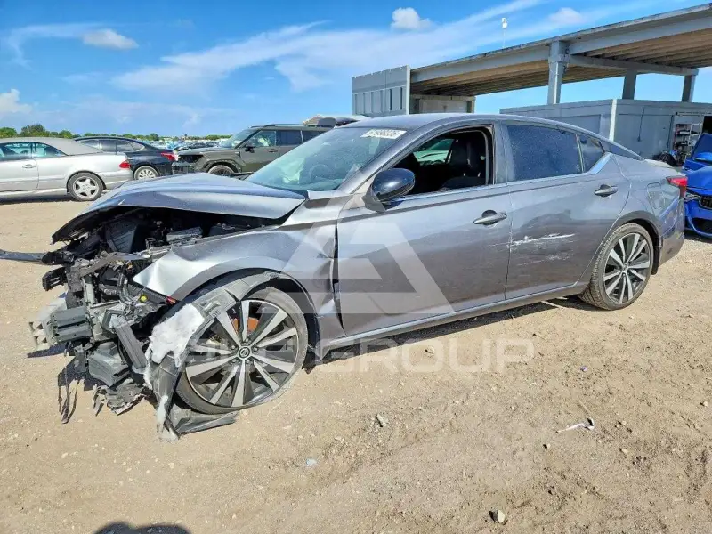 2021 Nissan ALTIMA photo