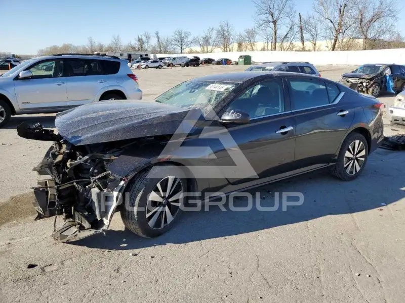 2021 Nissan ALTIMA photo