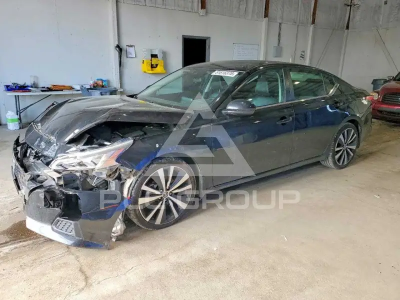2021 Nissan ALTIMA photo