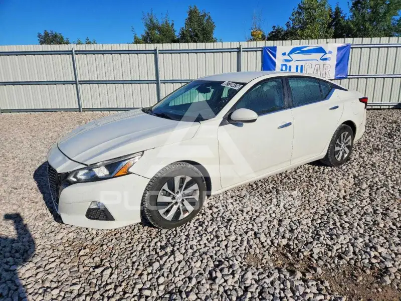 2021 Nissan ALTIMA photo
