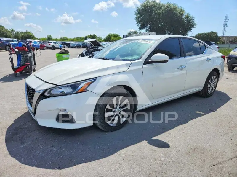 2021 Nissan ALTIMA photo