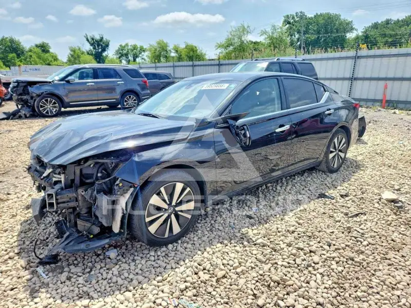 2021 Nissan ALTIMA photo