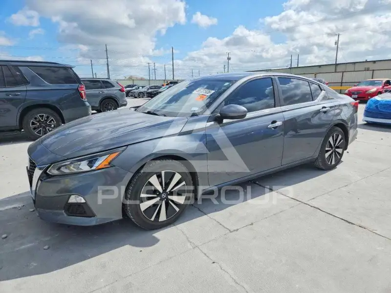 2021 Nissan ALTIMA photo