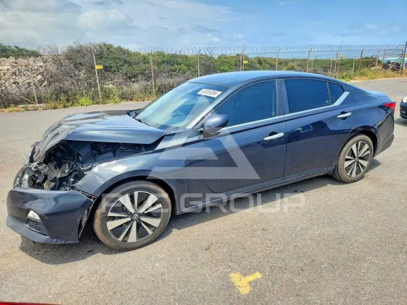 2021 Nissan ALTIMA photo