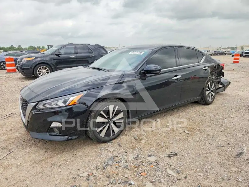 2021 Nissan ALTIMA photo