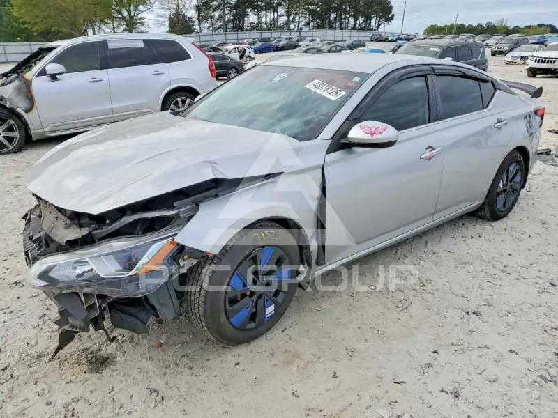 2021 Nissan ALTIMA photo