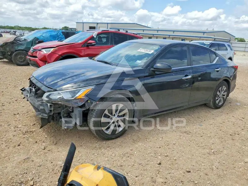 2021 Nissan ALTIMA photo