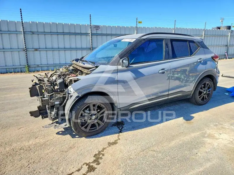 2021 Nissan KICKS photo