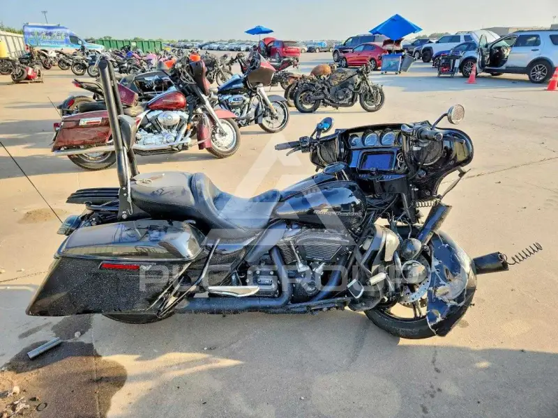 2021 Harley-Davidson FL photo