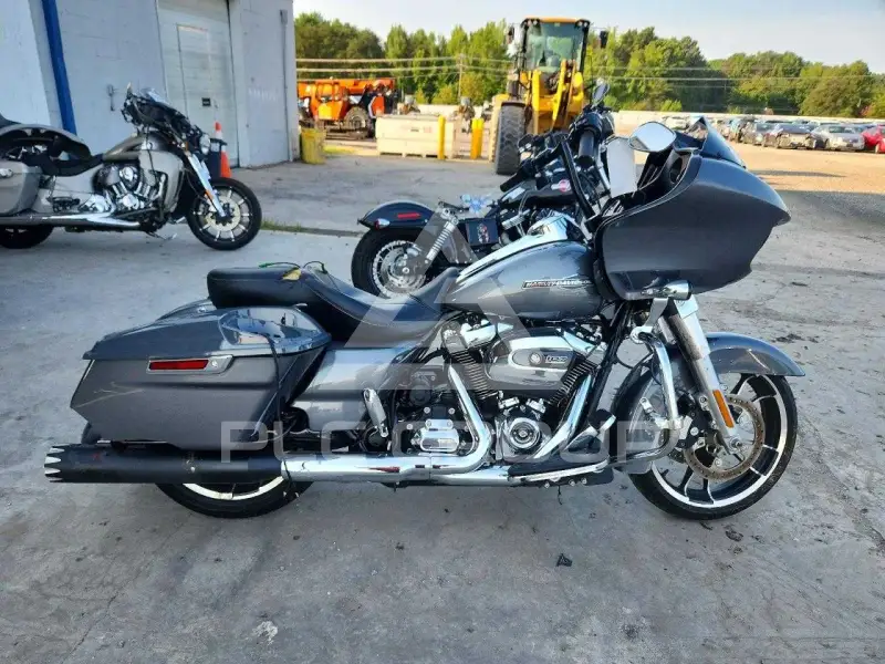 2021 Harley-Davidson FL photo