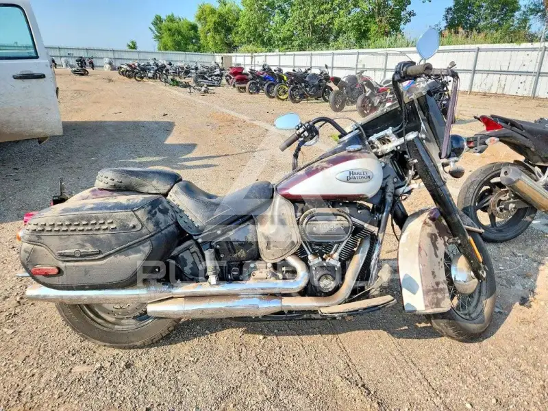 2021 Harley-Davidson FL photo