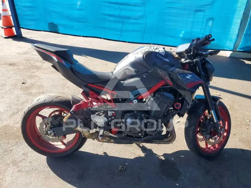 2021 Kawasaki ZR1000 фото