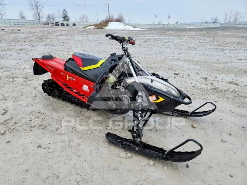 2021 Polaris  фото