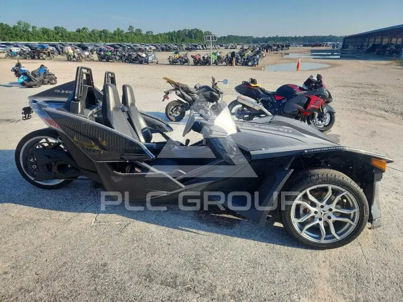 2021 Polaris Slingshot photo