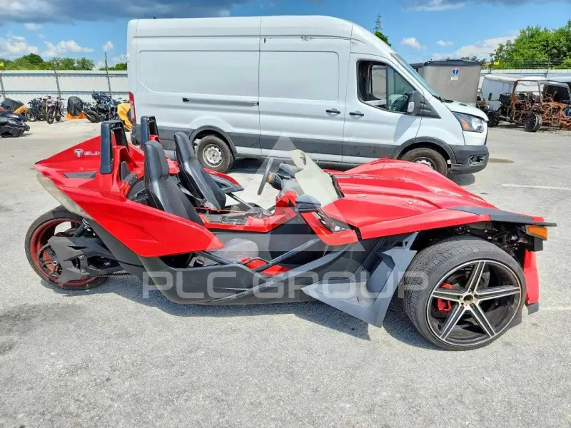 2021 Polaris Slingshot photo