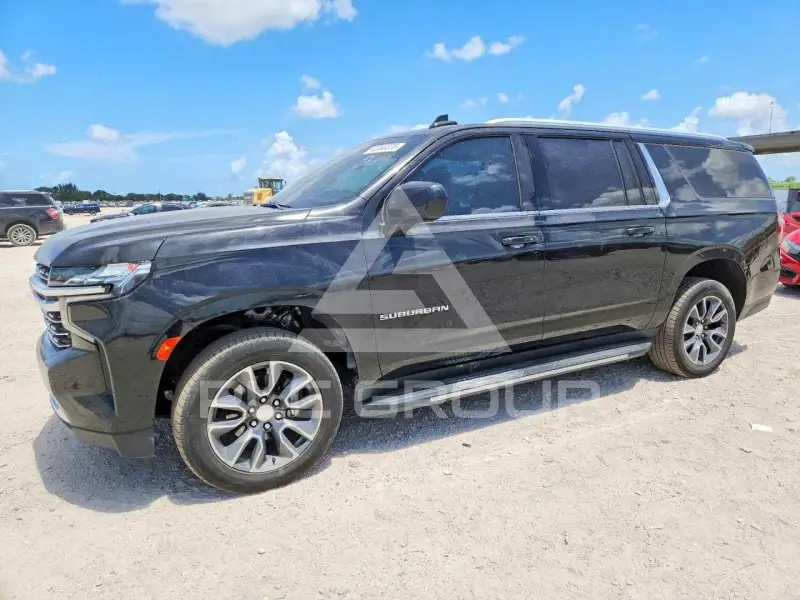 2021 Chevrolet Suburan photo