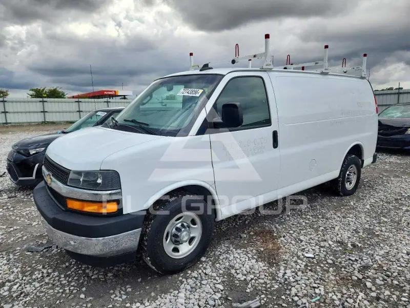 2021 Chevrolet Express фото