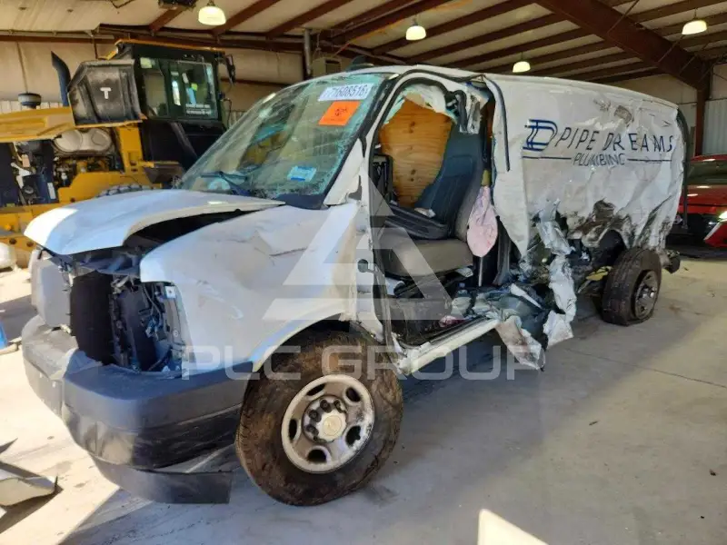 2021 Chevrolet Express photo