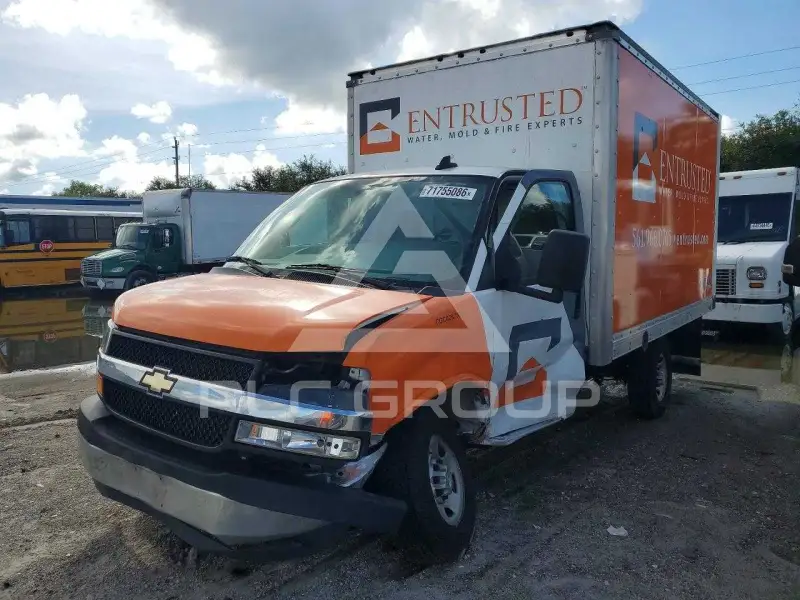 2021 Chevrolet Express photo