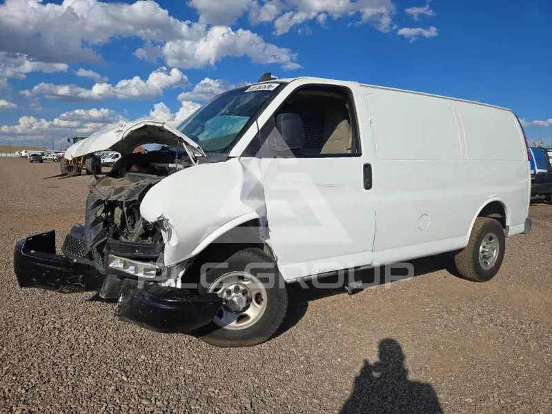 2021 Chevrolet Express фото