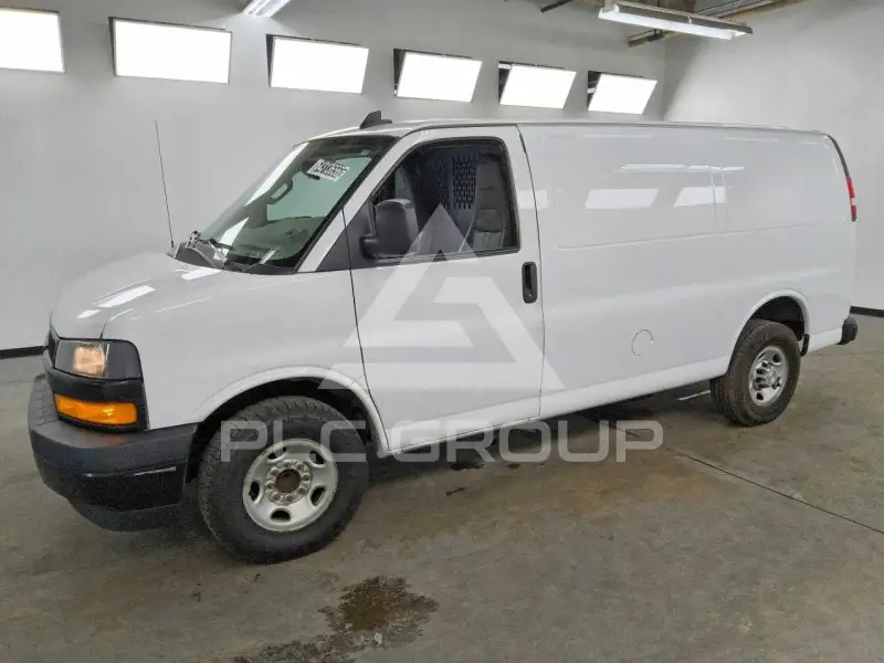 2021 Chevrolet Express photo