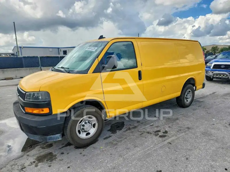 2021 Chevrolet Express photo