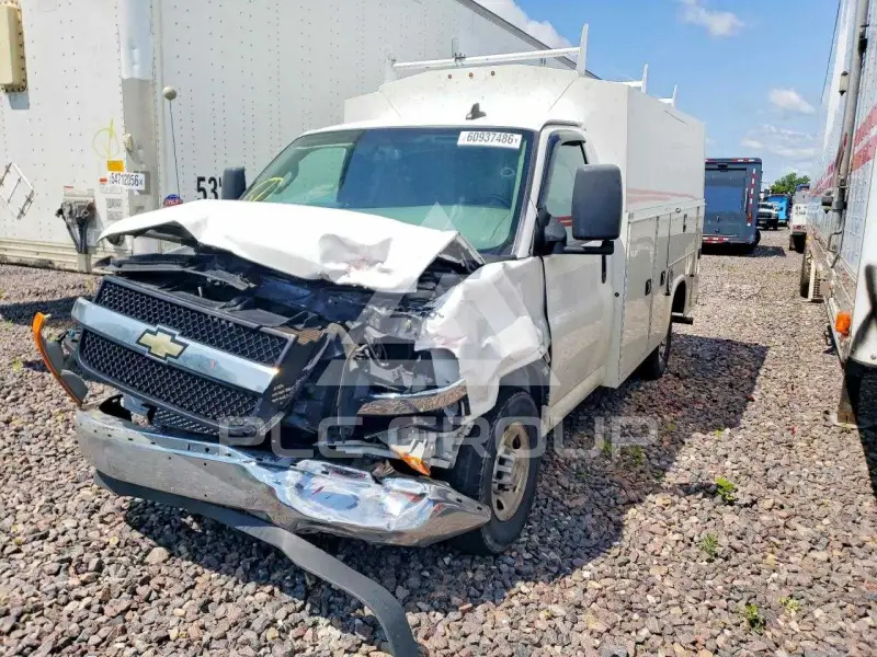 2021 Chevrolet Express фото