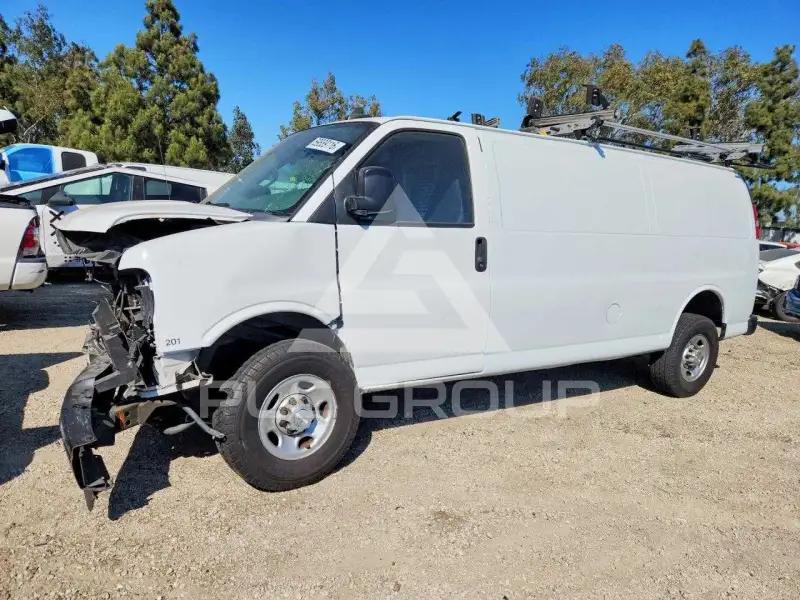 2021 Chevrolet Express фото