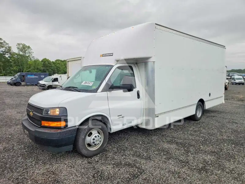 2021 Chevrolet Express фото