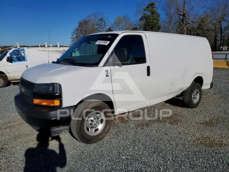 2021 Chevrolet Express фото