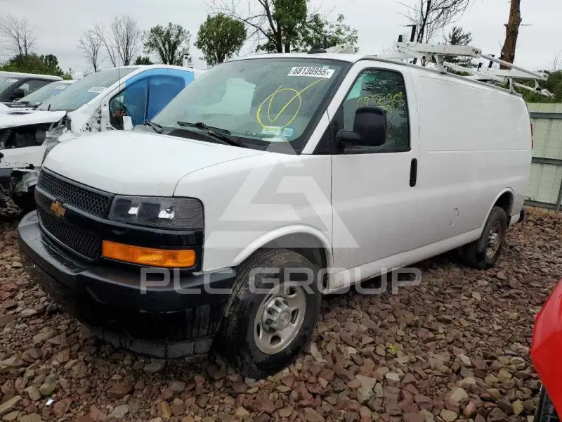 2021 Chevrolet Express photo