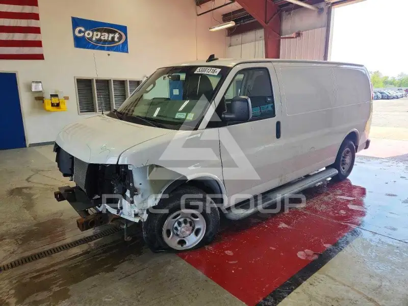 2021 Chevrolet Express фото