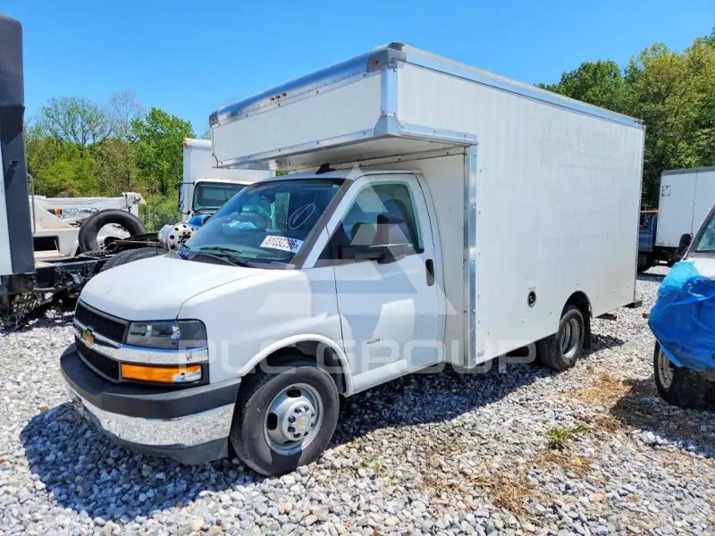 2021 Chevrolet Express фото